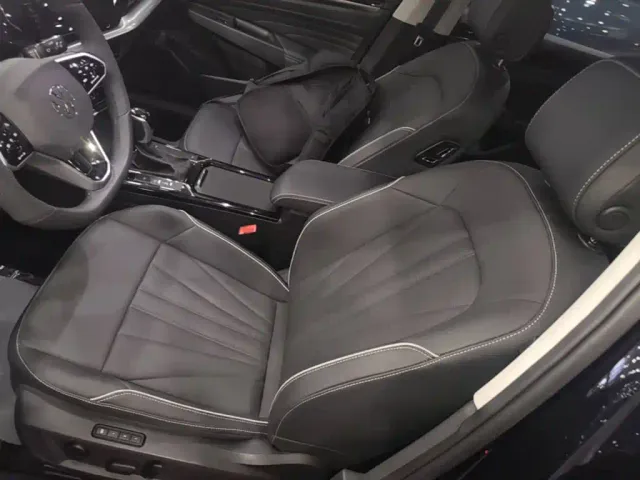 Volkswagen Passat — Фото автомобиля 14