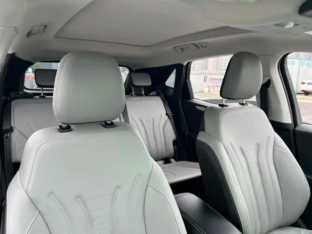Ford Escape — Фото автомобиля 11