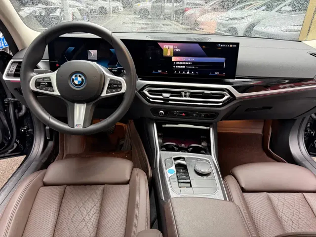 BMW i3 — Фото автомобиля 15