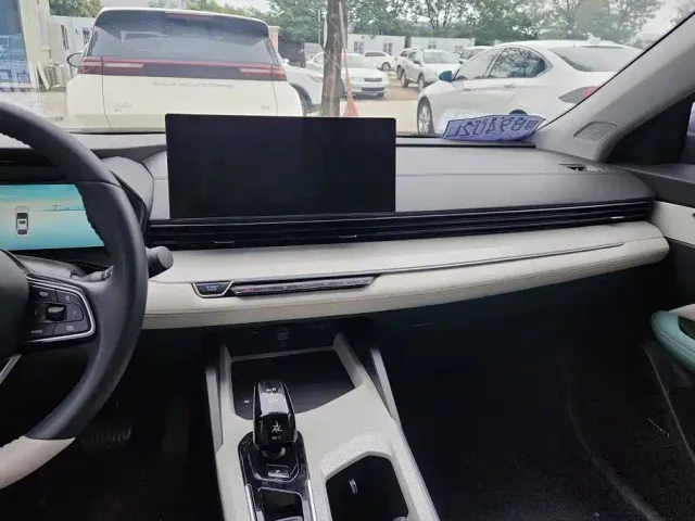Geely Emgrand L — Фото автомобиля 13