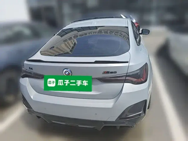 BMW i4 — Фото автомобиля 7