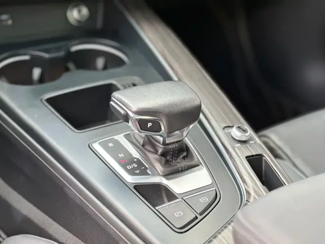 Audi A4L — Фото автомобиля 7
