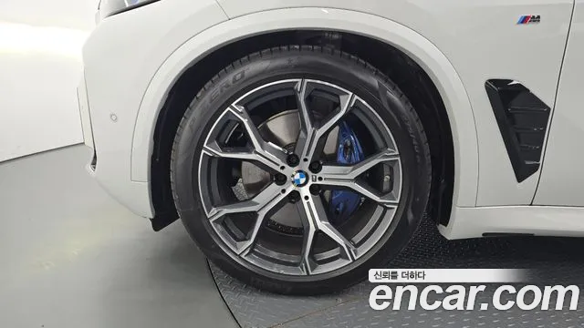 BMW X5 xDrive 40i M Sport — Фото автомобиля 5