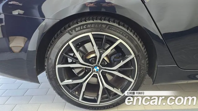 BMW 5 Series G30 — Фото автомобиля 5
