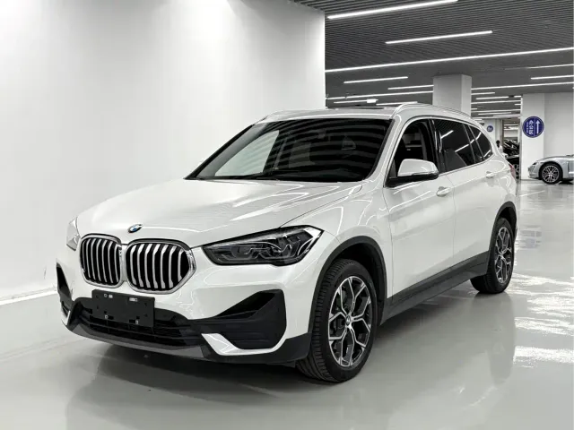 Фотография автомобиля — BMW X1