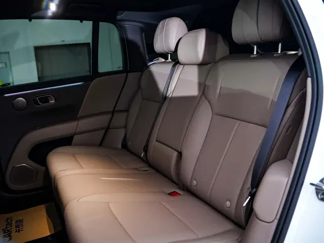 Li Auto i6 — Фото автомобиля 13