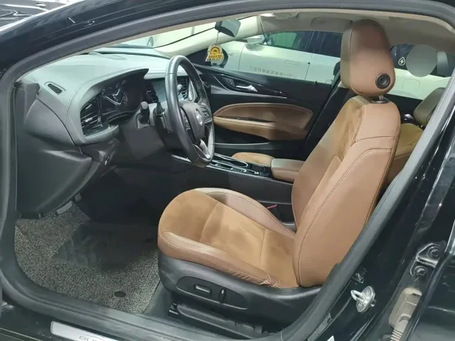 Buick Regal — Фото автомобиля 9