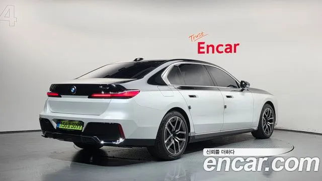 BMW 7 Series — Фото автомобиля 2