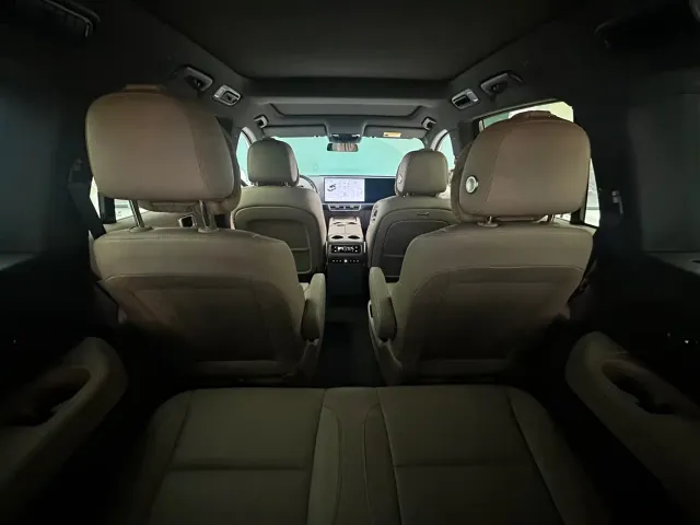 Li Auto L8 — Фото автомобиля 7