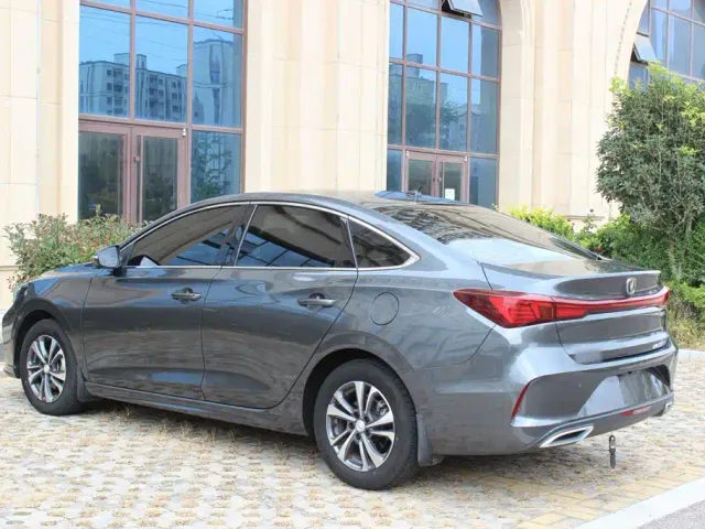 Changan Eado — Фото автомобиля 4