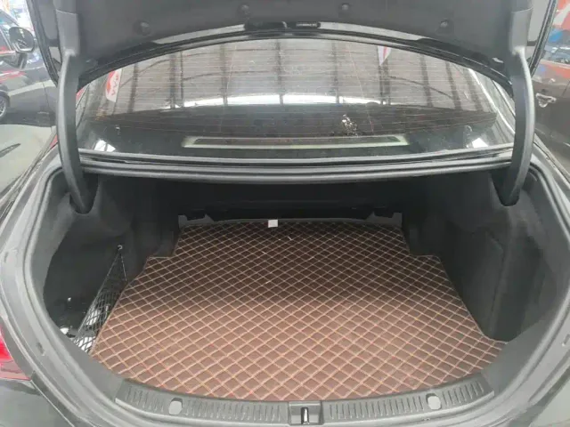 Mercedes-Benz E-Class — Фото автомобиля 18