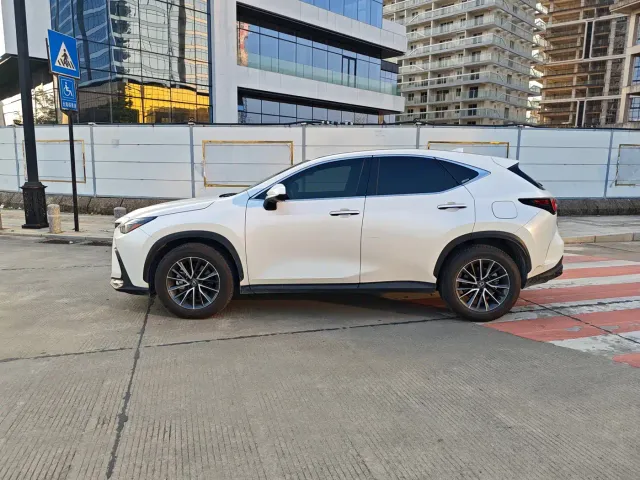 Lexus NX — Фото автомобиля 3