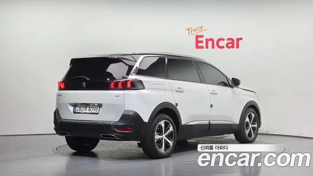 Peugeot 5008 — Фото автомобиля 2