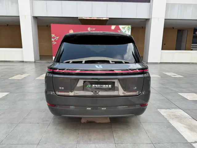 Li Auto L9 — Фото автомобиля 8