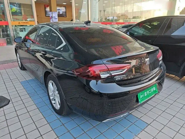 Buick Regal — Фото автомобиля 4