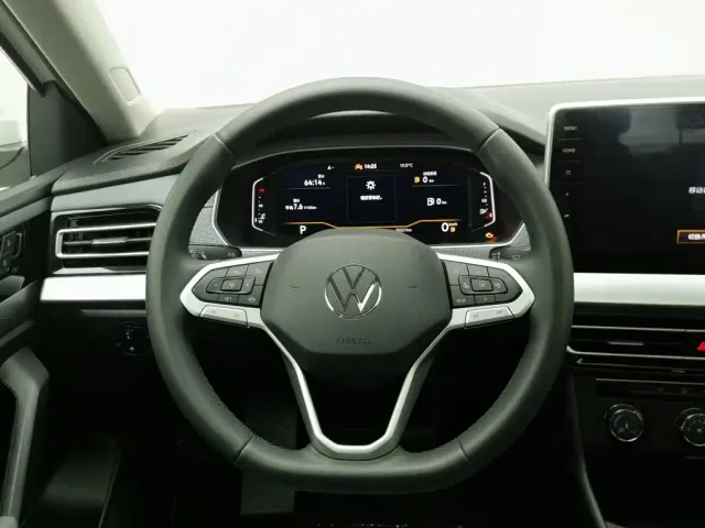 Volkswagen Lavida — Фото автомобиля 11
