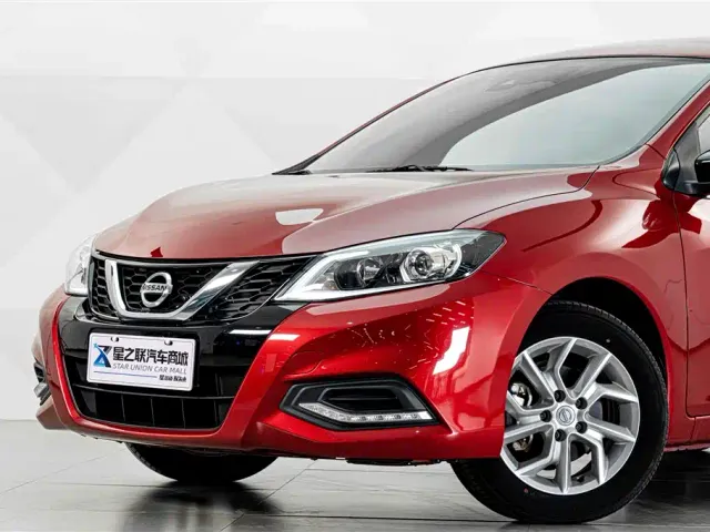 Nissan Tiida — Фото автомобиля 3
