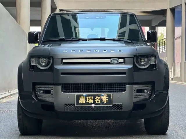 Land Rover Defender — Фото автомобиля 2