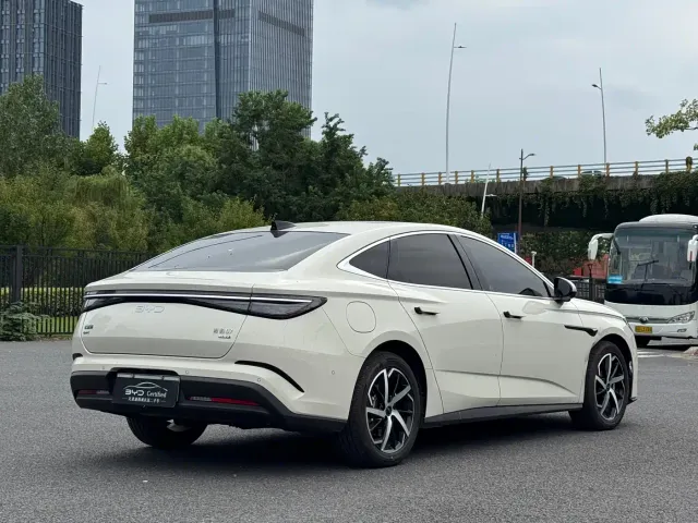 BYD Seal 07 DM-i — Фото автомобиля 15
