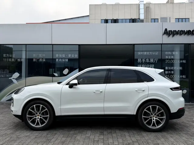 Porsche Cayenne — Фото автомобиля 3
