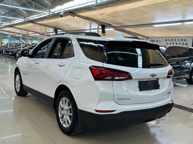 Chevrolet Equinox — Фото автомобиля 6