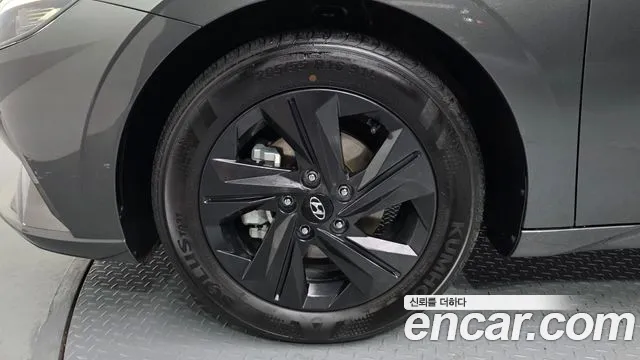 Hyundai AVANTE Avante (CN7) — Фото автомобиля 5