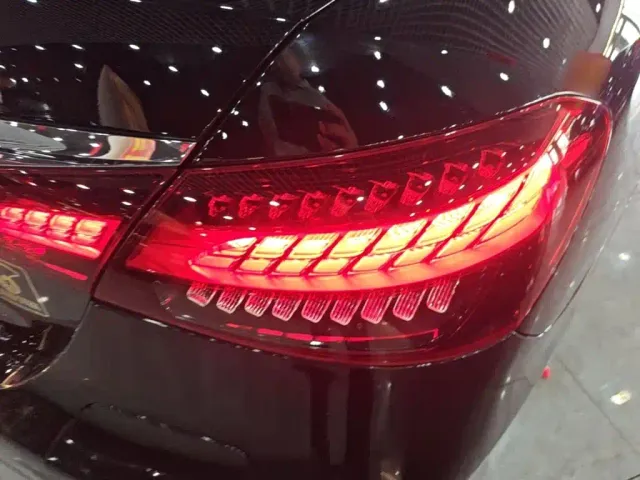Mercedes-Benz E-Class — Фото автомобиля 7