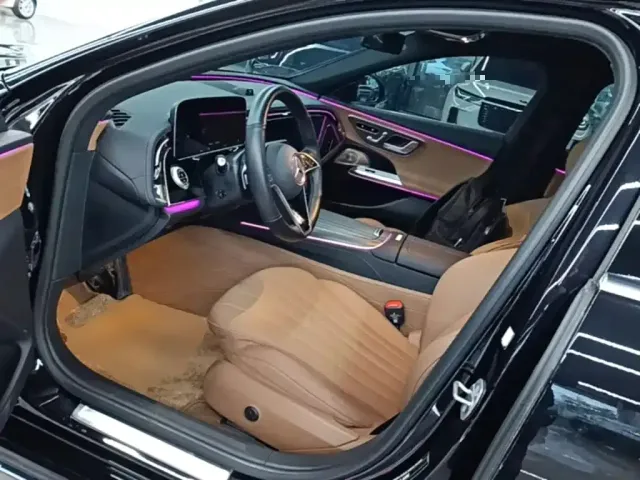 Mercedes-Benz E-Class — Фото автомобиля 15