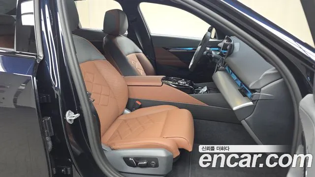 BMW 5-Series 5 серия (G60) 530i xDrive M Sport — Фото автомобиля 8