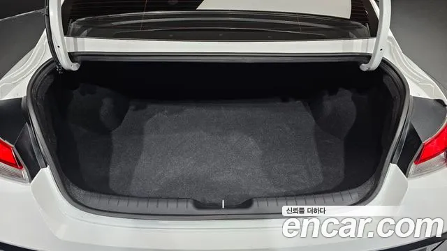 Hyundai Avante CN7 — Фото автомобиля 20