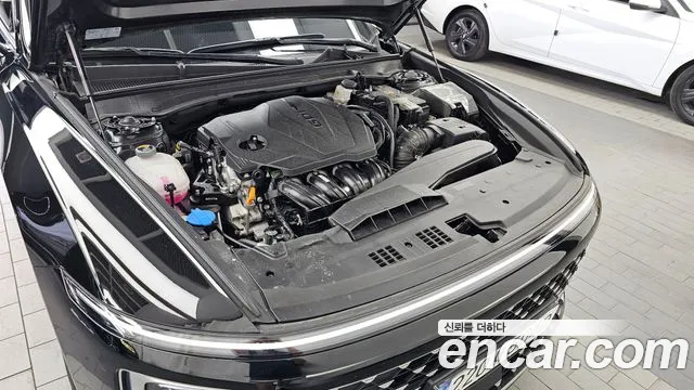Hyundai Grandeur Grandeur (GN7) 2.5 Бензин 2WD — Фото автомобиля 6