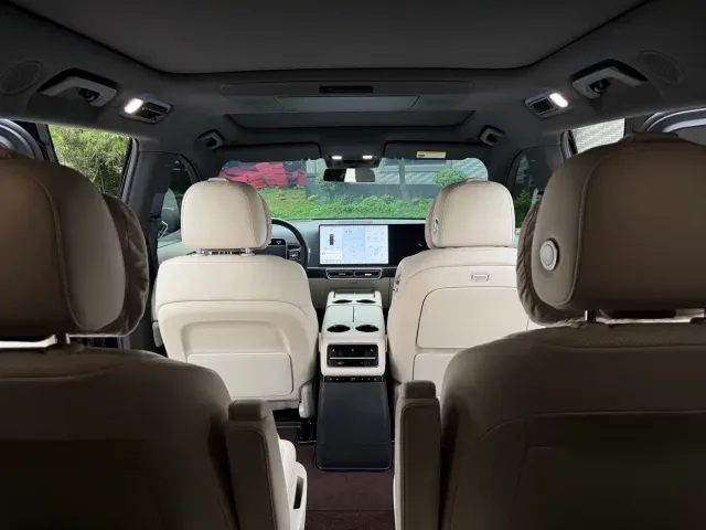Li Auto L9 — Фото автомобиля 11
