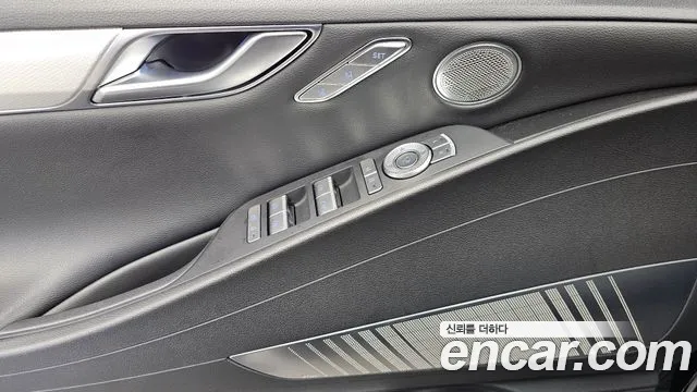 Genesis G80 Electrified G80 (RG3) — Фото автомобиля 25