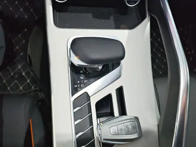 Geely Binyue 2024 1.5T DCT Soaring Dragon Edition — Фото автомобиля 16