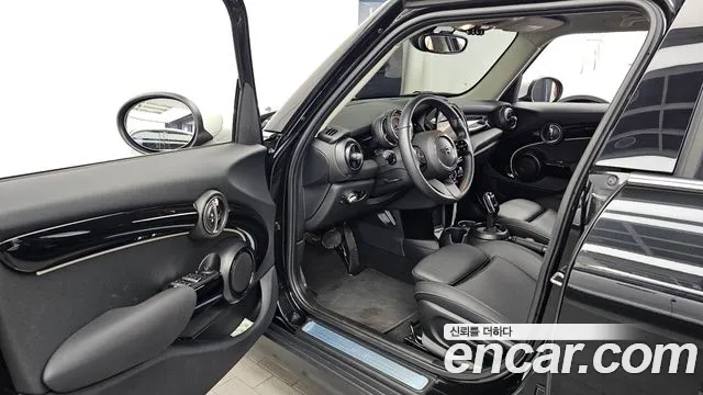 Mini Cooper Cooper 5 дверей Classic — Фото автомобиля 10