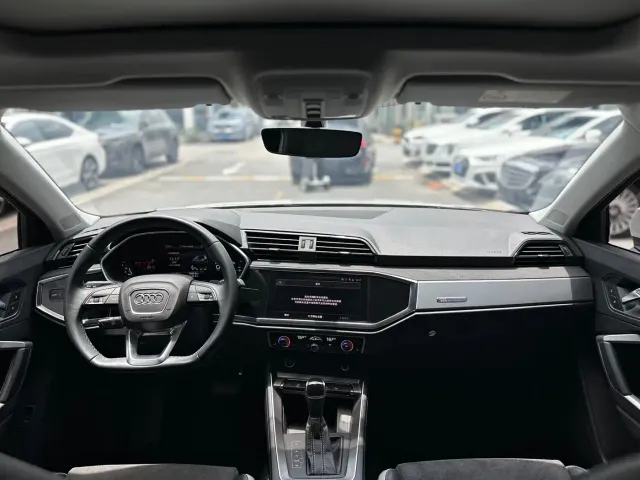 Audi Q3 — Фото автомобиля 12