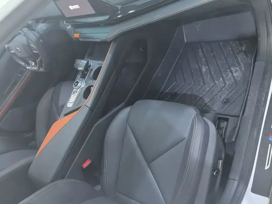 Changan Changan UNI-V 2022 1.5T Premium Model — Фото автомобиля 8