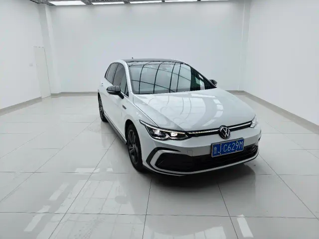 Volkswagen Golf — Фото автомобиля 3