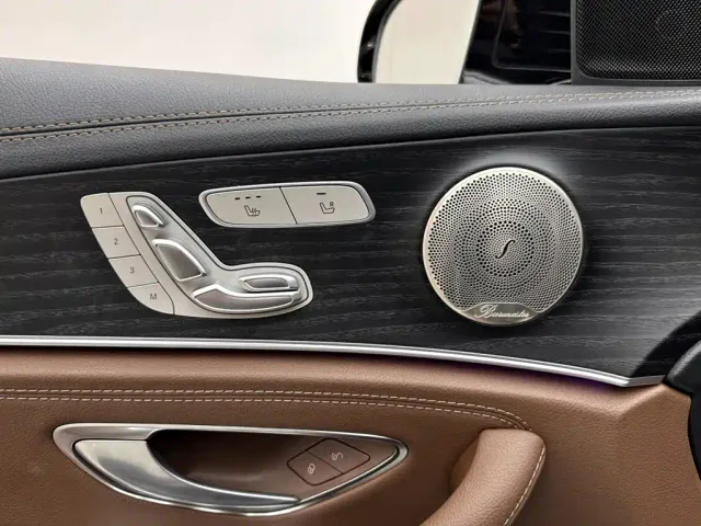 Mercedes-Benz E-Class — Фото автомобиля 15