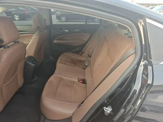 Buick Regal — Фото автомобиля 12