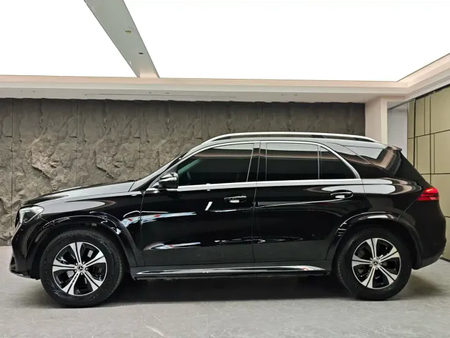 Mercedes-Benz GLE-Class — Фото автомобиля 3