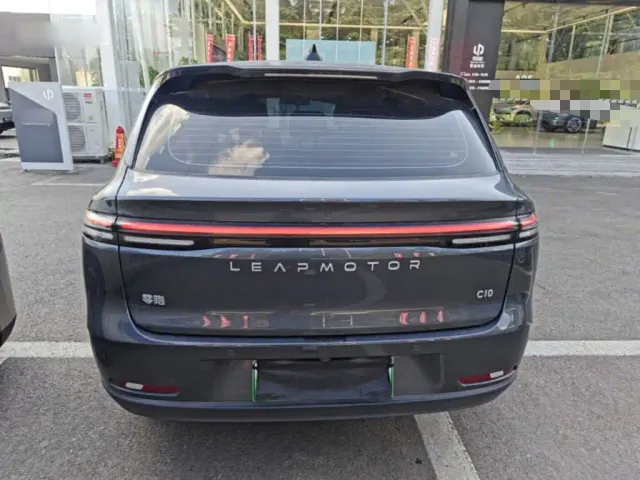 Leapmotor C10 — Фото автомобиля 3