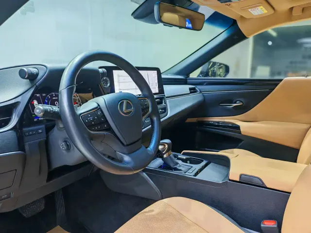 Lexus ES — Фото автомобиля 4