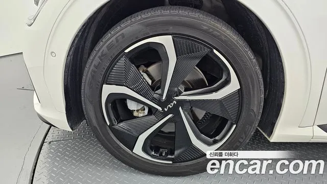 Kia EV6 — Фото автомобиля 5