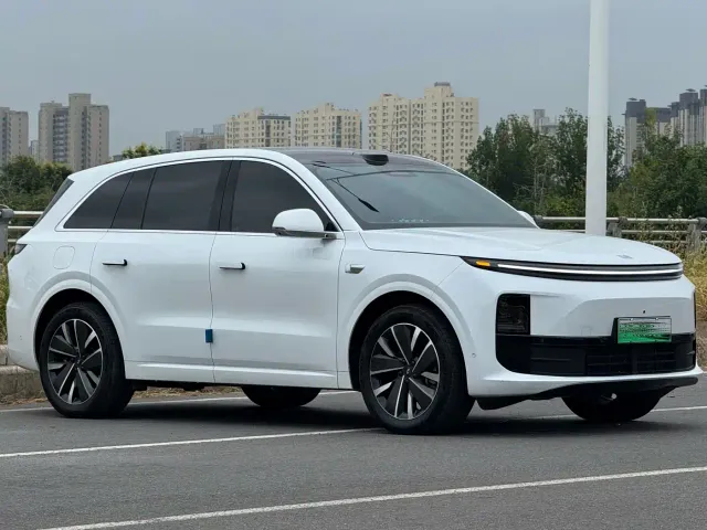 Li Auto L6 — Фото автомобиля 3