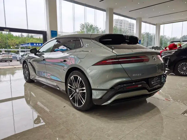 Denza Z9GT — Фото автомобиля 7