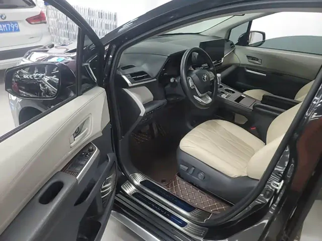 Toyota Granvia — Фото автомобиля 15