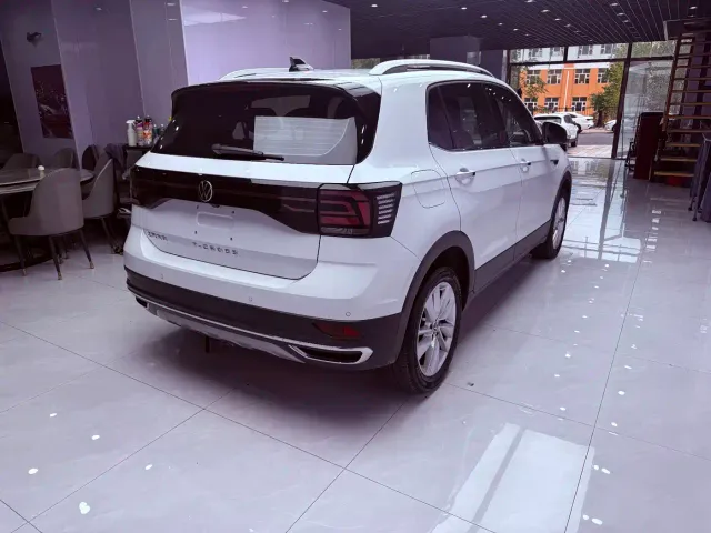 Volkswagen T-Cross — Фото автомобиля 2