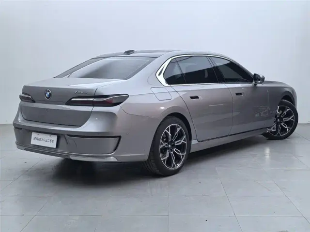 BMW 7 Series — Фото автомобиля 4