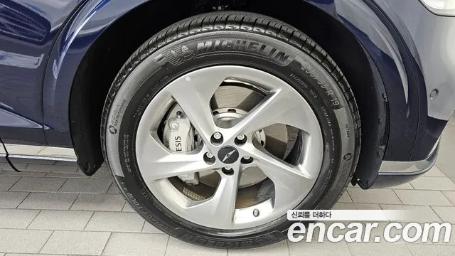 Genesis GV70 2.5T Бензин 2WD — Фото автомобиля 5